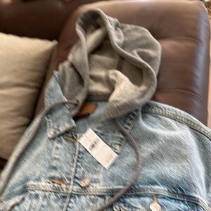 NWT American Eagle women’s denim jacket